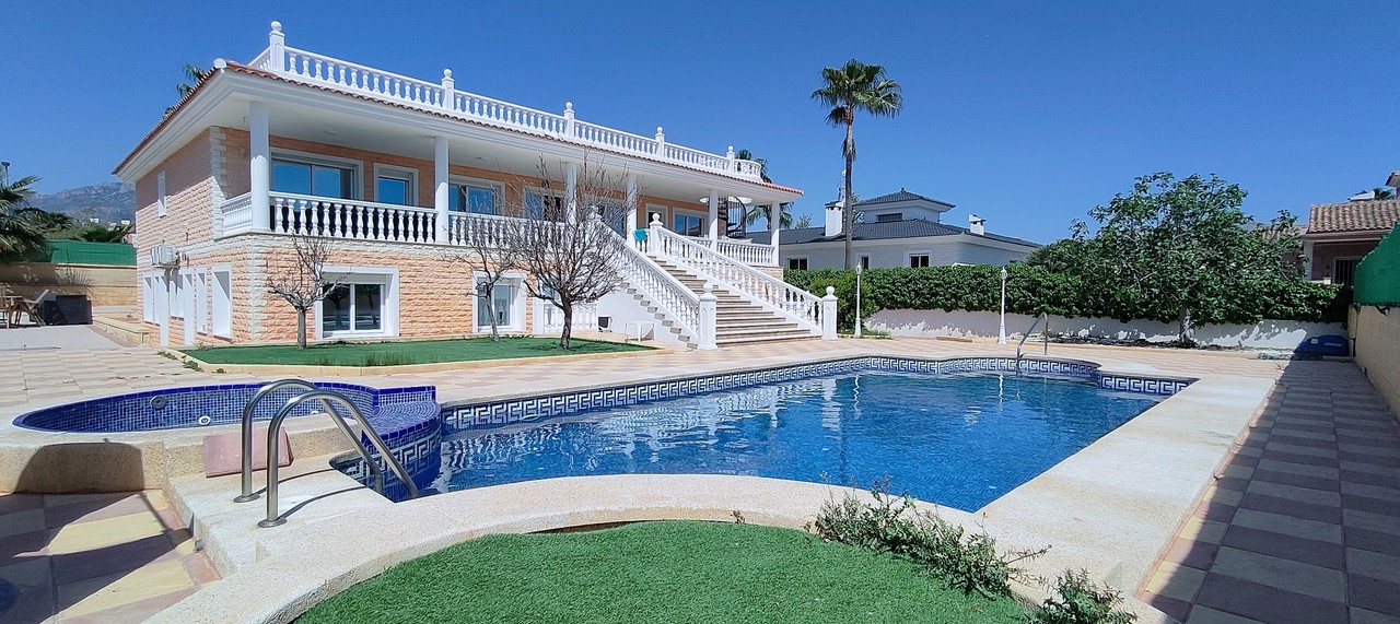 Te koop Villa Alfas Del Pi € 1.185.000,-