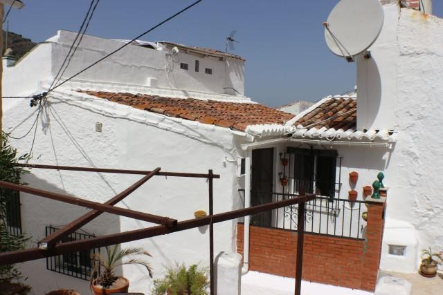 Te koop Dorp / stad House Costa Del Sol Rubite € 95.000,-
