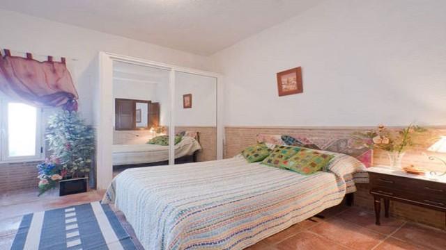 Te koop Herenhuis Costa Del Sol Játar € 270.000,-