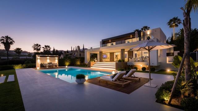 Te koop Vrijstaande Villa Costa Del Sol Nueva Andalucía € 5.995.000,-