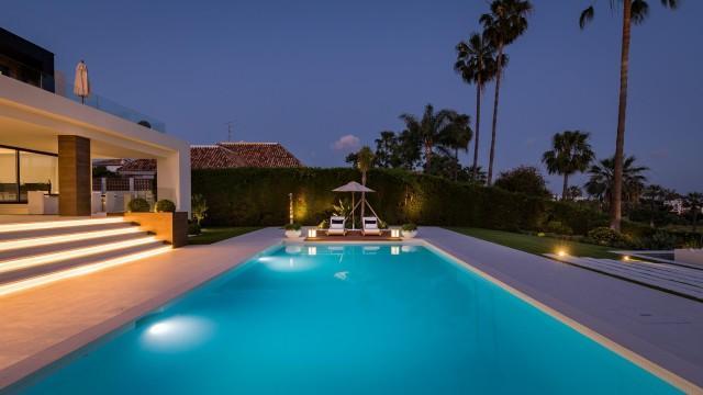 Te koop Vrijstaande Villa Costa Del Sol Nueva Andalucía € 5.995.000,-