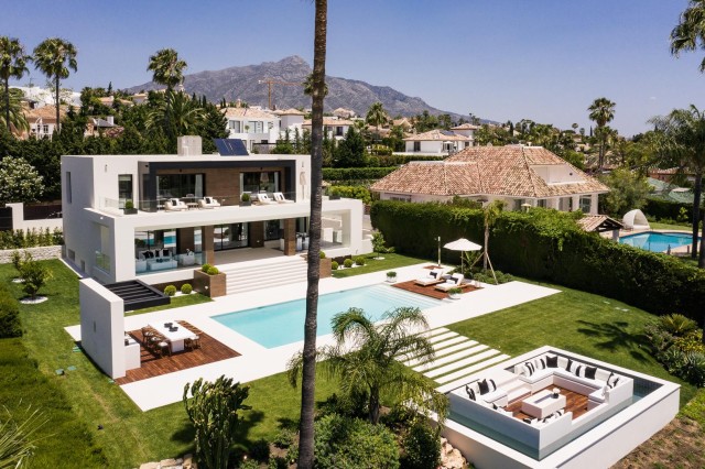Te koop Vrijstaande Villa Costa Del Sol Nueva Andalucía € 5.995.000,-