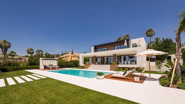 Te koop Vrijstaande Villa Costa Del Sol Nueva Andalucía € 5.995.000,-