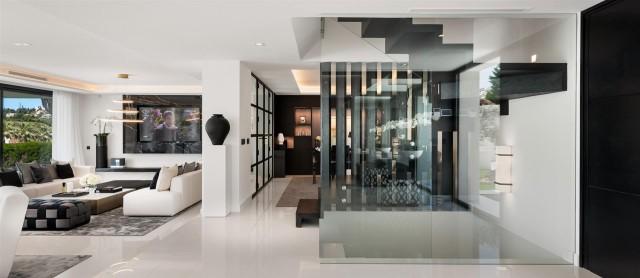 Te koop Vrijstaande Villa Costa Del Sol Nueva Andalucía € 5.995.000,-