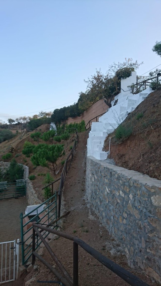 Te koop Cortijo Costa Del Sol Colmenar € 450.000,-