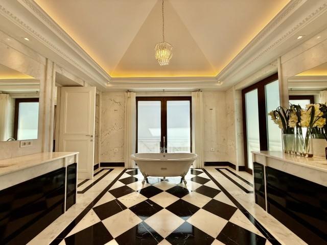 Te koop Herenhuis Costa Del Sol Golden Mile € 11.950.000,-