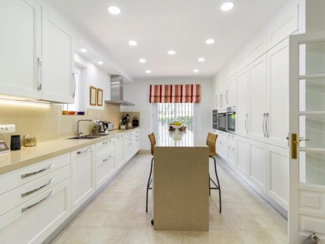 Te koop Vrijstaande Villa Costa Del Sol Sotogrande Alto € 1.850.000,-
