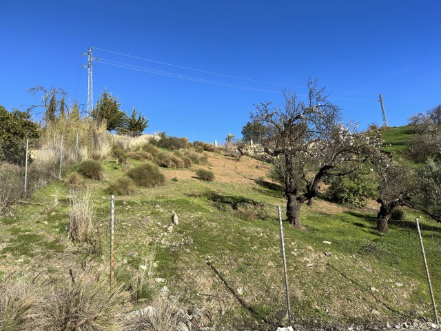 Te koop Landplot Costa Del Sol Guaro € 99.000,-