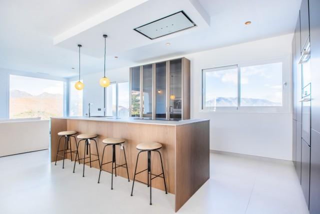 Te koop Vrijstaande Villa Costa Del Sol Marbella East € 2.195.000,-