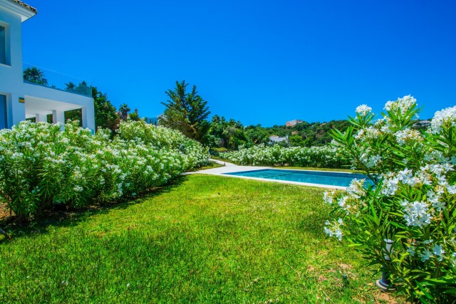 Te koop Vrijstaande Villa Costa Del Sol Marbella East € 2.195.000,-