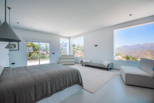 Te koop Vrijstaande Villa Costa Del Sol Marbella East € 2.195.000,-