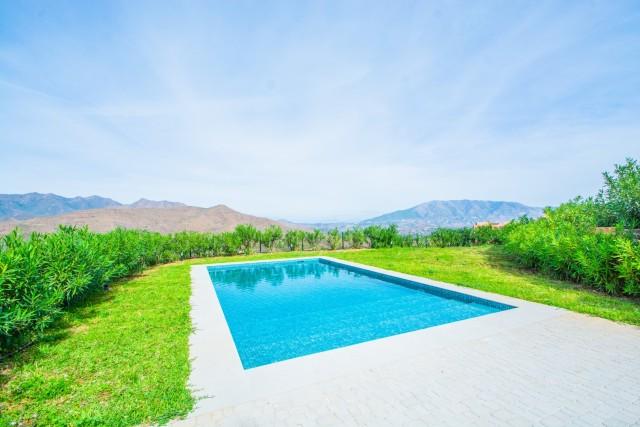 Te koop Vrijstaande Villa Costa Del Sol Marbella East € 2.195.000,-