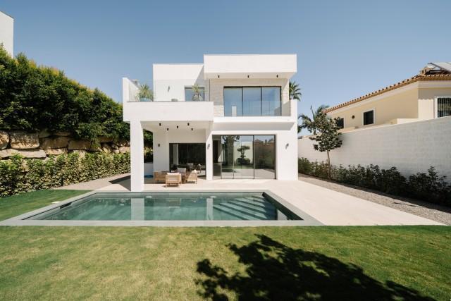 Te koop Villa Costa Del Sol Estepona € 1.695.000,-