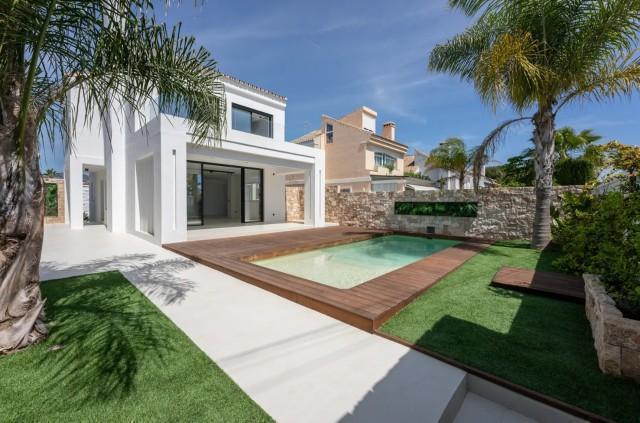 Te koop Villa Costa Del Sol Estepona € 1.595.000,-