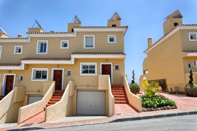 Te koop Herenhuis Costa Del Sol Estepona € 250.000,-