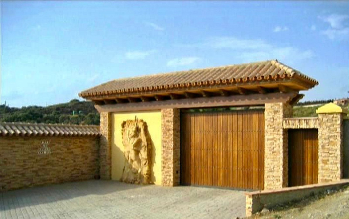 For sale Finca - Cortijo Costa Del Sol Estepona € 2.200.000,-