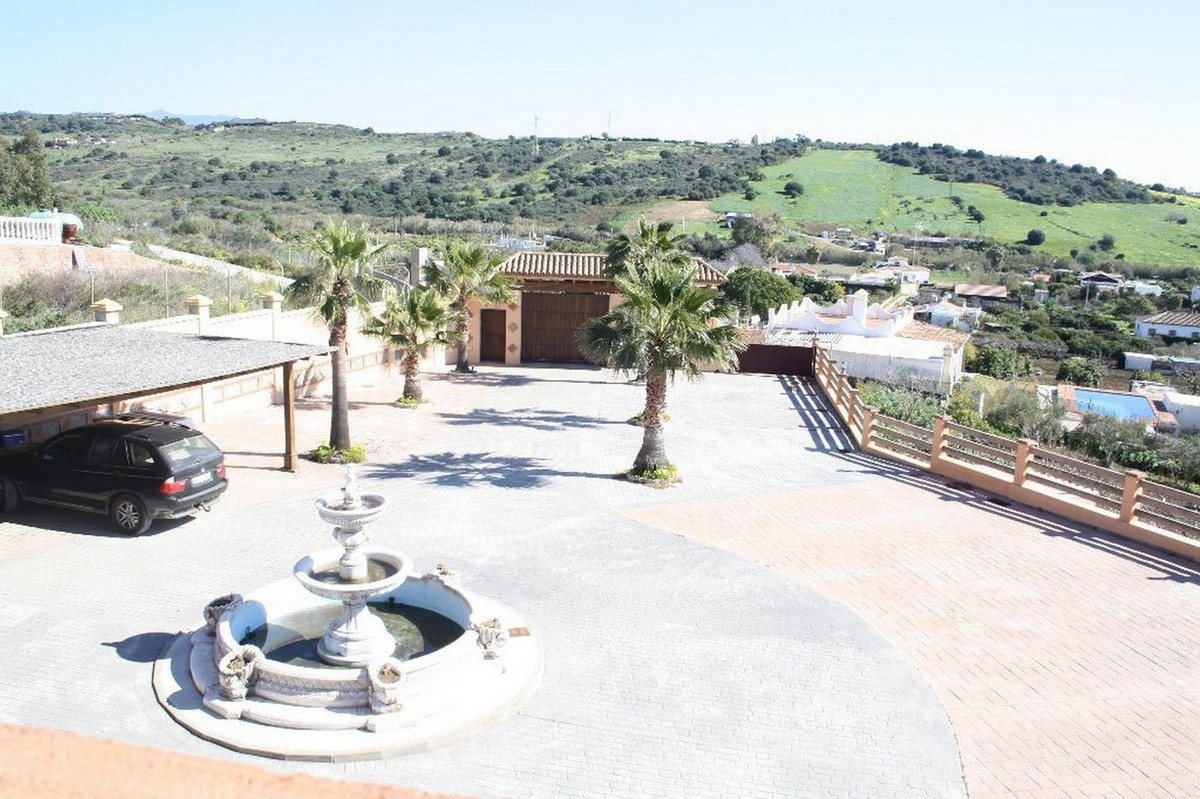 For sale Finca - Cortijo Costa Del Sol Estepona € 2.200.000,-