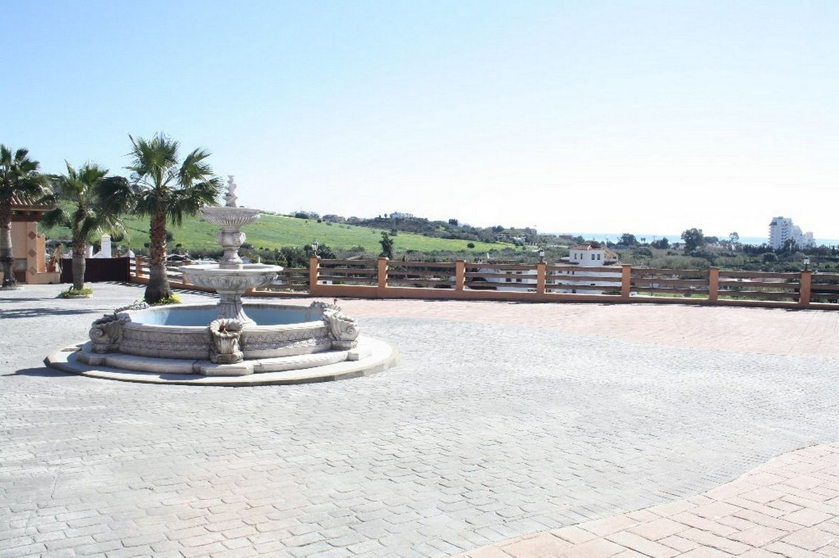 For sale Finca - Cortijo Costa Del Sol Estepona € 2.200.000,-