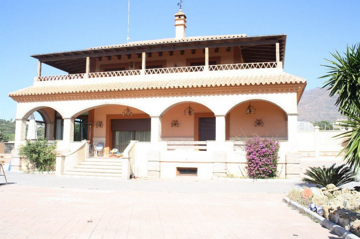For sale Finca - Cortijo Costa Del Sol Estepona € 2.200.000,-