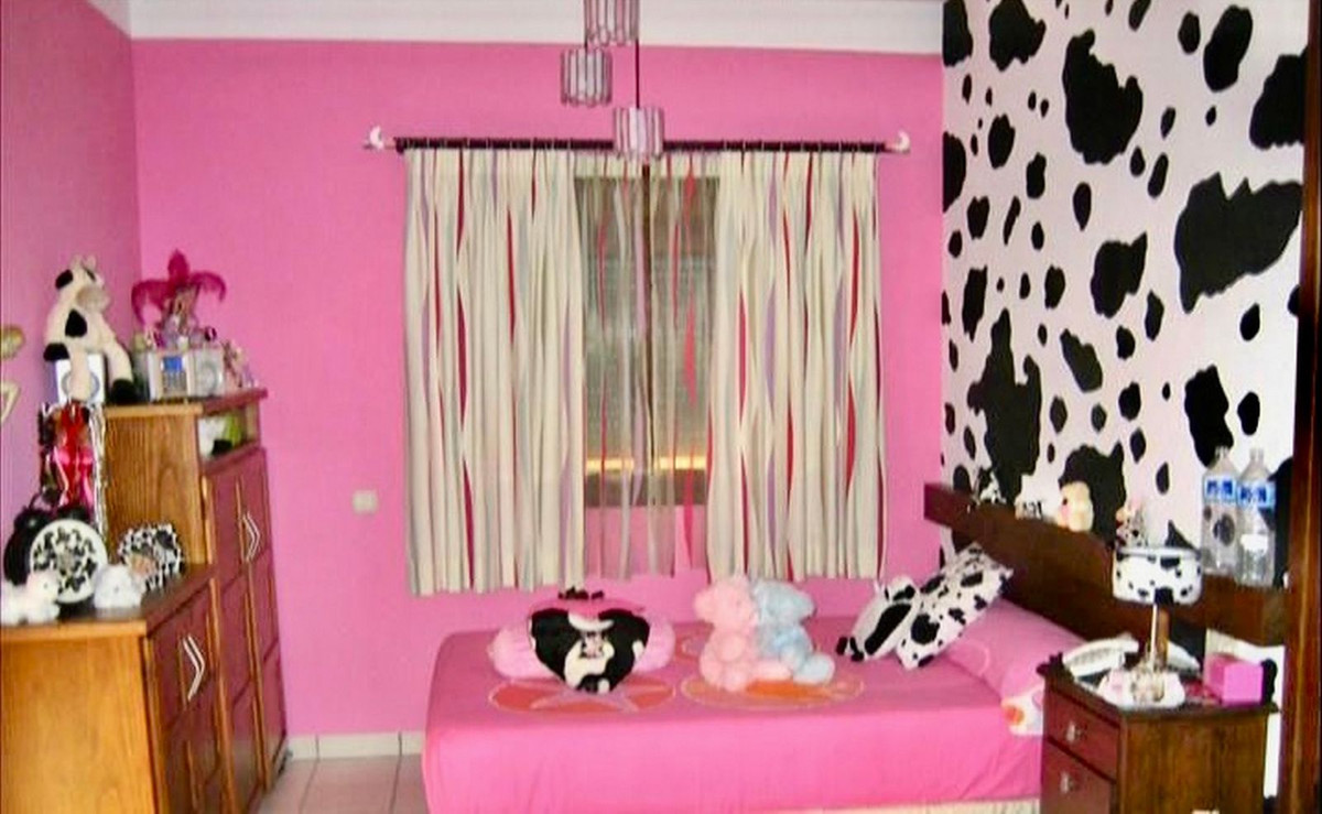 For sale Finca - Cortijo Costa Del Sol Estepona € 2.200.000,-