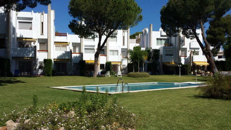 Te koop Herenhuis Costa Del Sol Nueva Andalucía € 580.000,-