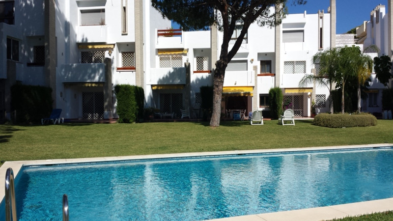 Te koop Herenhuis Costa Del Sol Nueva Andalucía € 580.000,-
