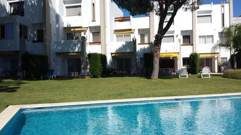 Te koop Herenhuis Costa Del Sol Nueva Andalucía € 580.000,-