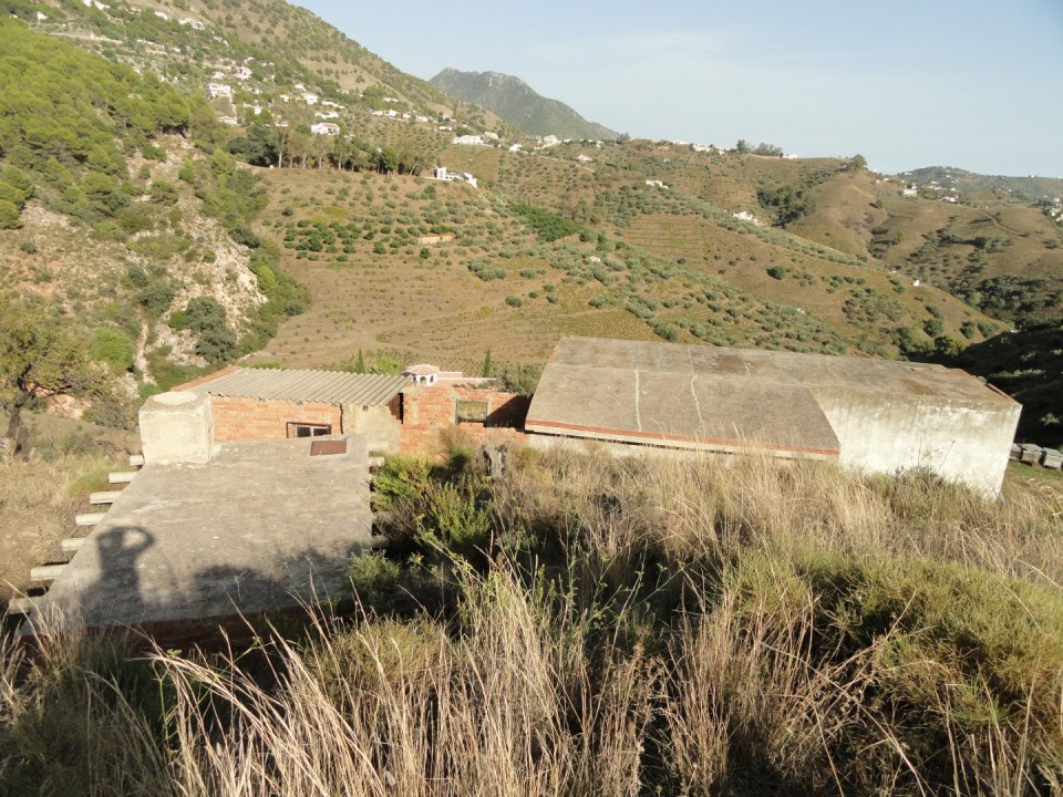 Te koop Grond Costa Del Sol Cómpeta € 270.000,-