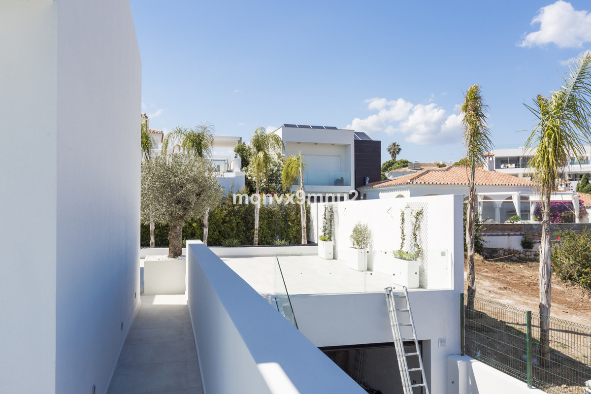 For sale Detached Villa Costa Del Sol El Chaparral € 1.450.000,-
