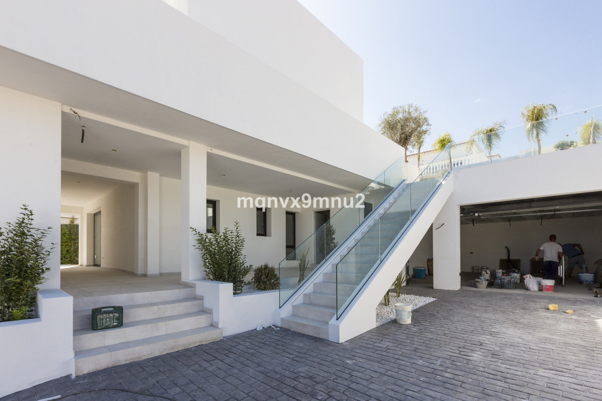 For sale Detached Villa Costa Del Sol El Chaparral € 1.450.000,-