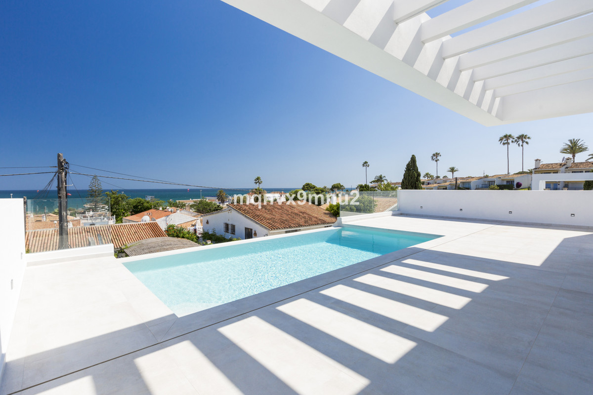 For sale Detached Villa Costa Del Sol El Chaparral € 1.450.000,-