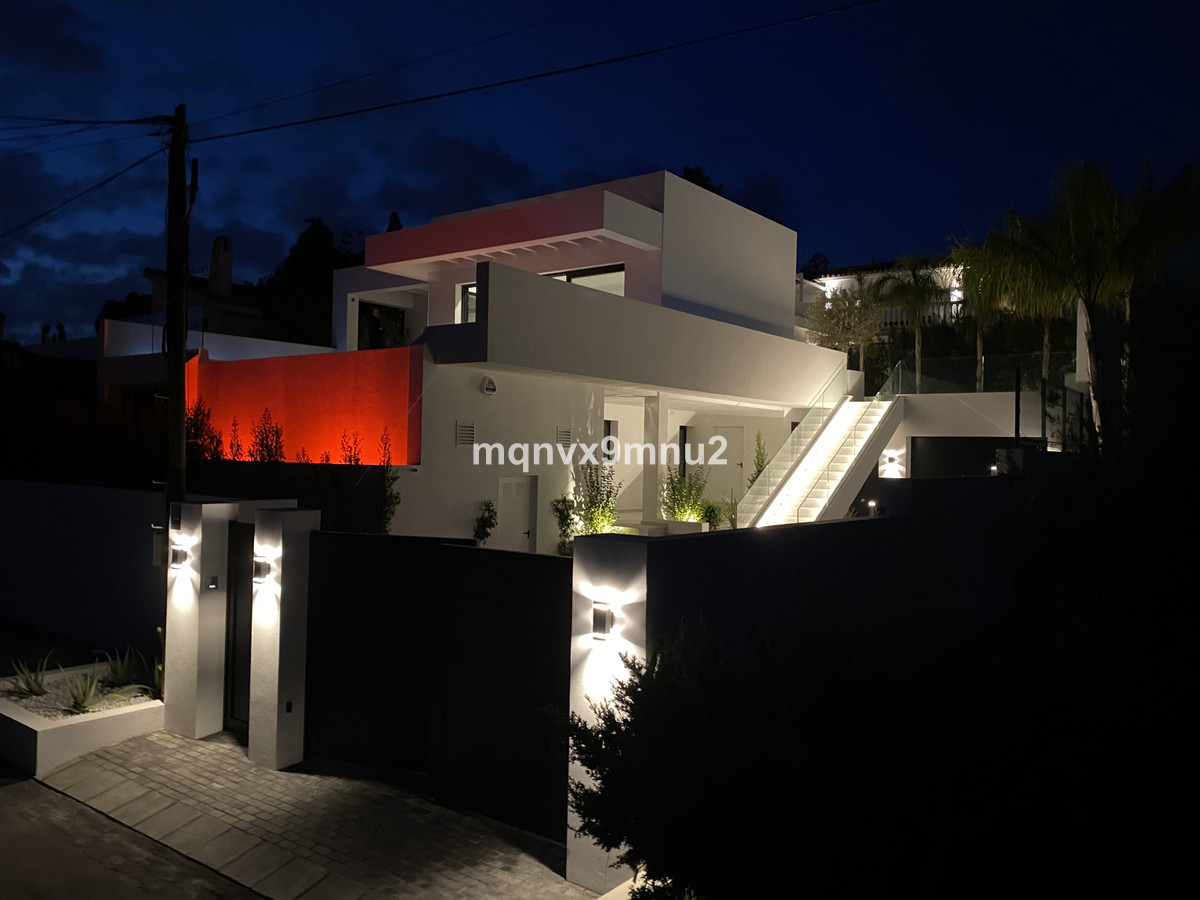 For sale Detached Villa Costa Del Sol El Chaparral € 1.450.000,-