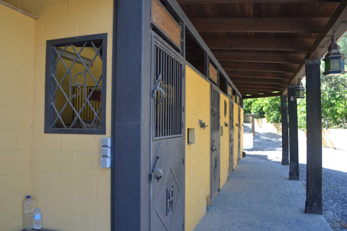 Te koop Finca - Cortijo Costa Del Sol Coín € 1.495.000,-