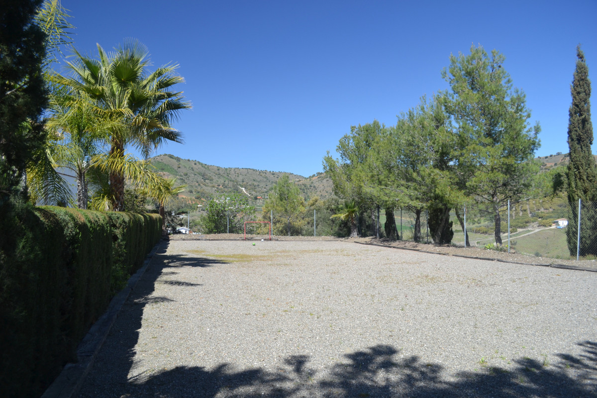 Te koop Finca - Cortijo Costa Del Sol Coín € 1.495.000,-
