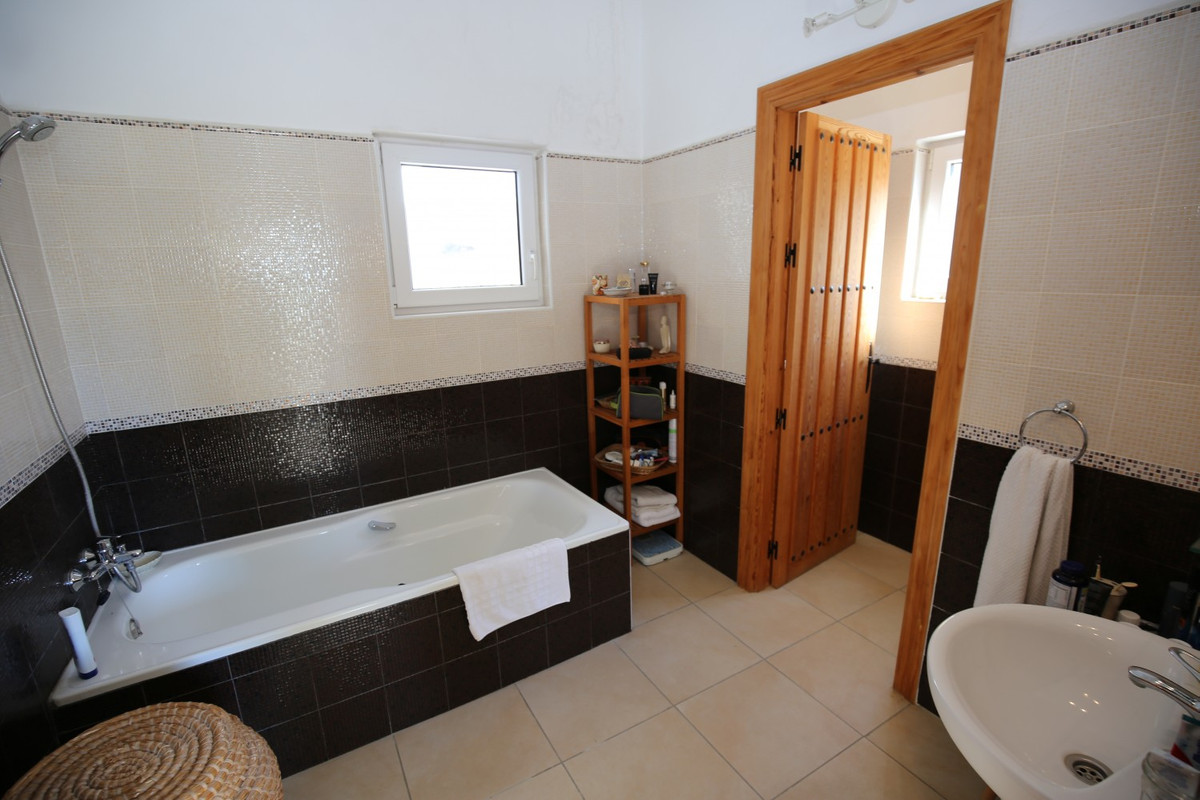 Te koop Vrijstaande Villa Costa Del Sol Alcaucín € 449.000,-