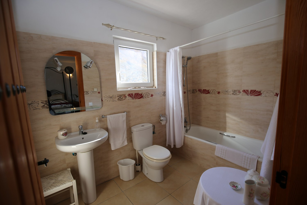 Te koop Vrijstaande Villa Costa Del Sol Alcaucín € 449.000,-