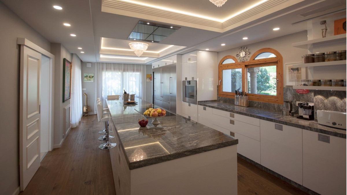 For sale Detached Villa Costa Del Sol Sierra Blanca € 6.000.000,-