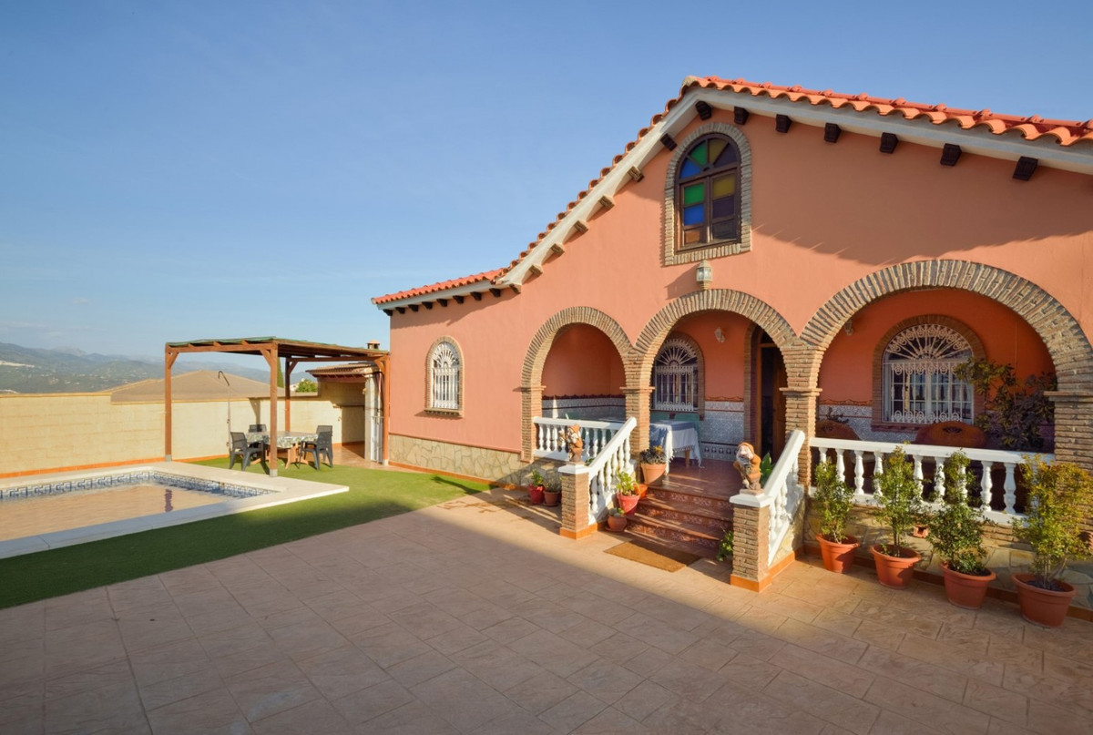 Te koop Vrijstaande Villa Costa Del Sol La Viñuela € 349.000,-