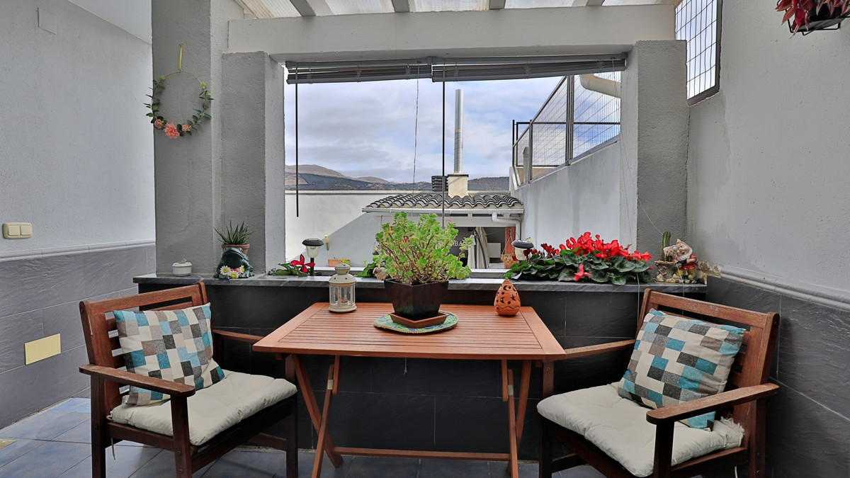 Te koop Half vrijstaand huis Costa Del Sol Alfarnate € 300.000,-