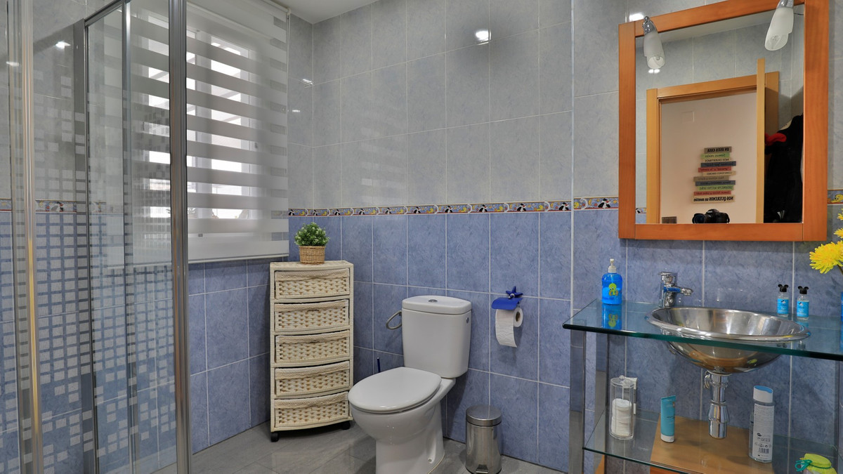 Te koop Half vrijstaand huis Costa Del Sol Alfarnate € 300.000,-