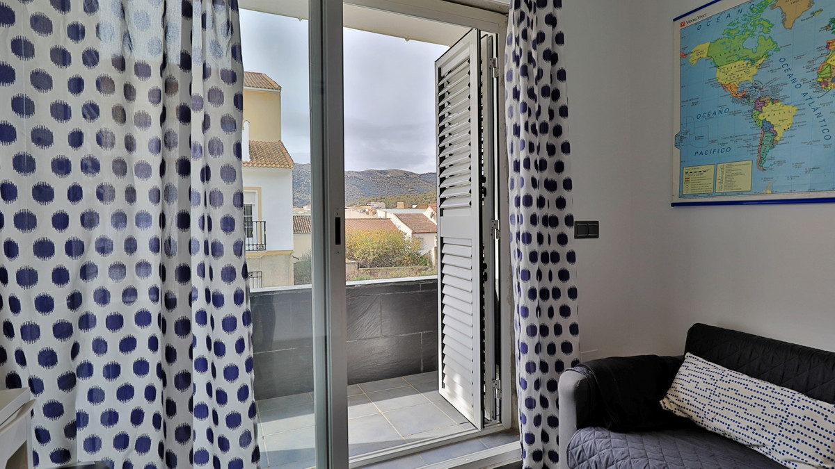 Te koop Half vrijstaand huis Costa Del Sol Alfarnate € 300.000,-