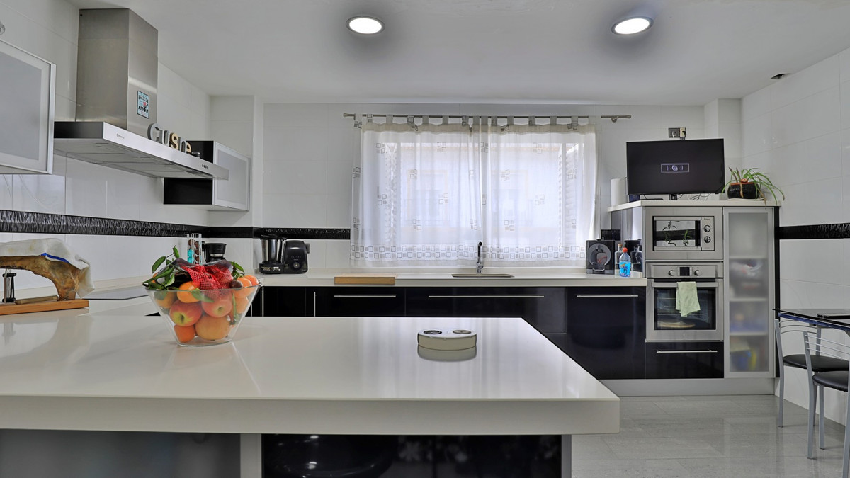 Te koop Half vrijstaand huis Costa Del Sol Alfarnate € 300.000,-