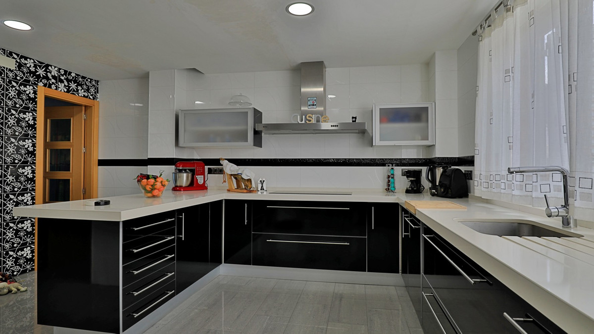 Te koop Half vrijstaand huis Costa Del Sol Alfarnate € 300.000,-