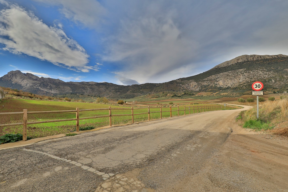 Te koop Half vrijstaand huis Costa Del Sol Alfarnate € 300.000,-