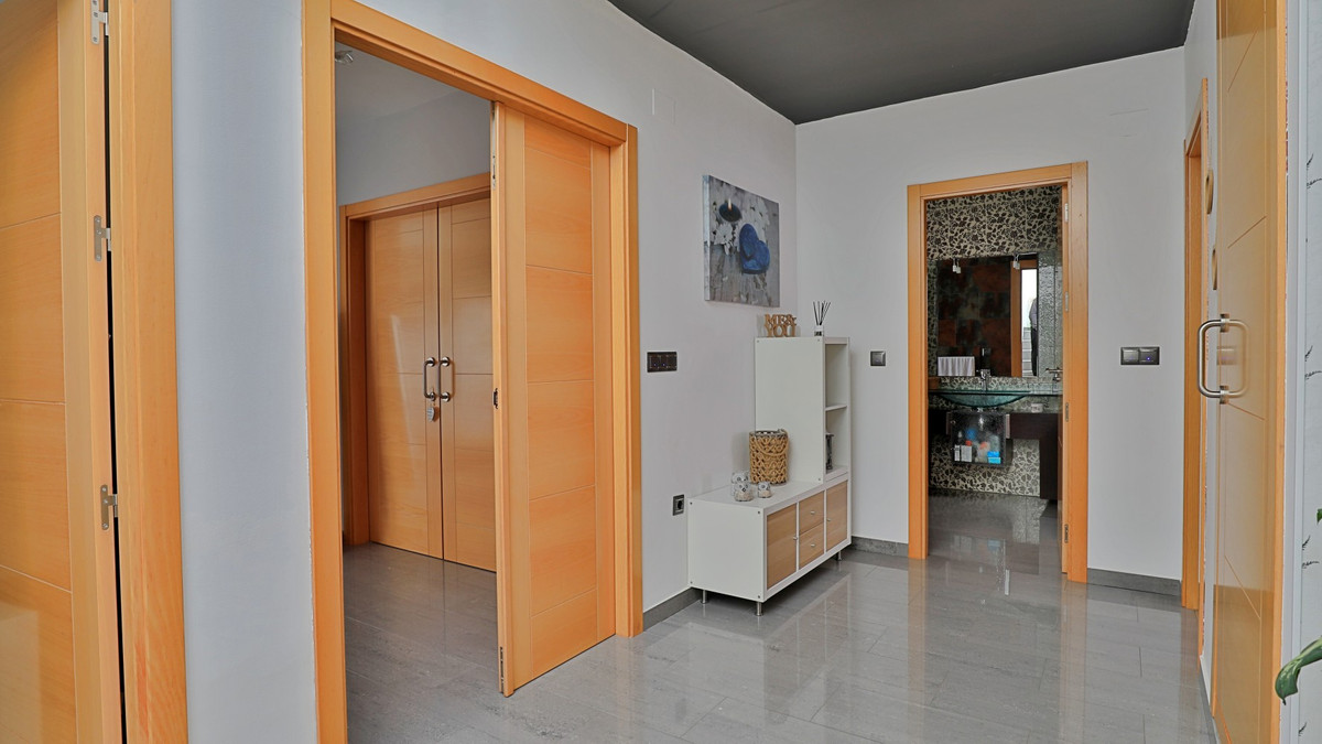 Te koop Half vrijstaand huis Costa Del Sol Alfarnate € 300.000,-