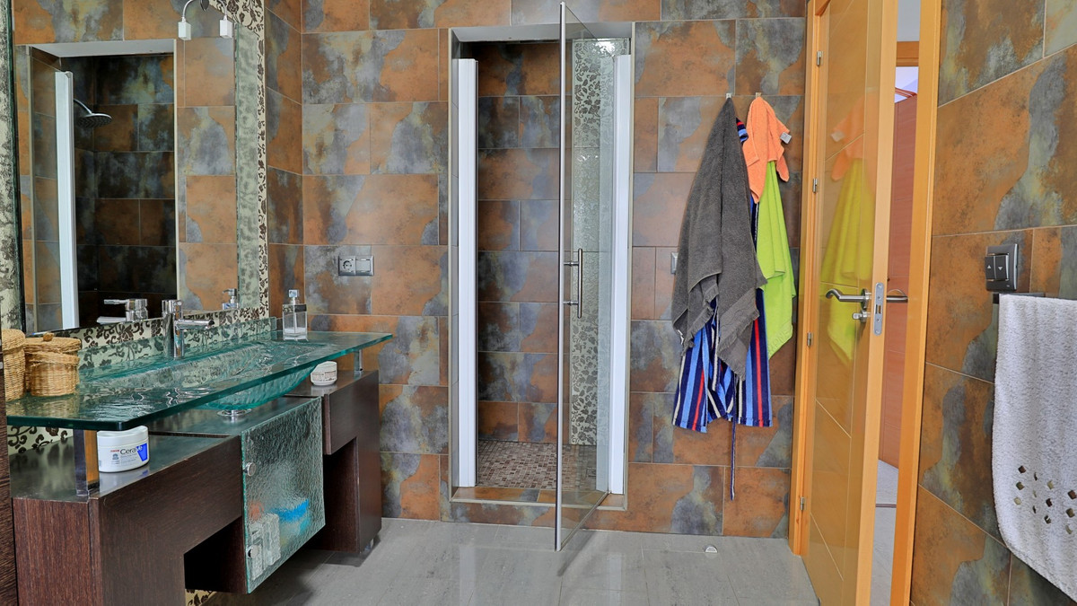 Te koop Half vrijstaand huis Costa Del Sol Alfarnate € 300.000,-