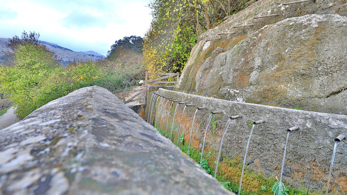 Te koop Half vrijstaand huis Costa Del Sol Alfarnate € 300.000,-