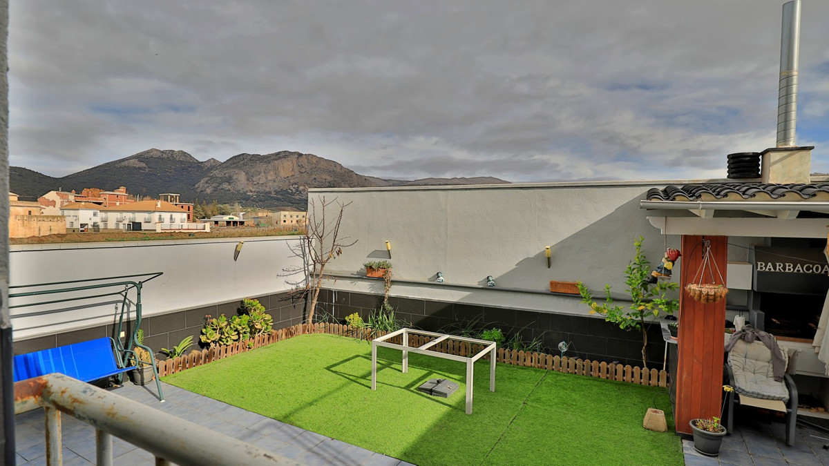 Te koop Half vrijstaand huis Costa Del Sol Alfarnate € 300.000,-