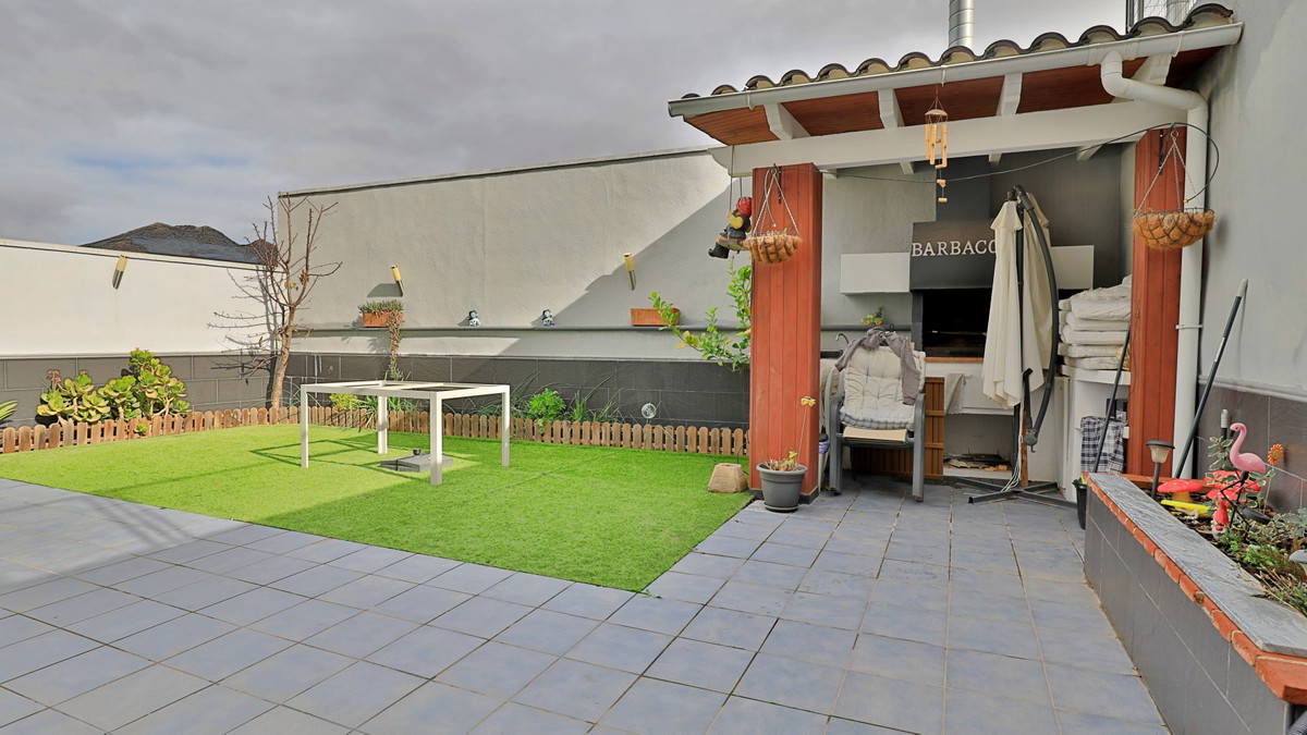 Te koop Half vrijstaand huis Costa Del Sol Alfarnate € 300.000,-