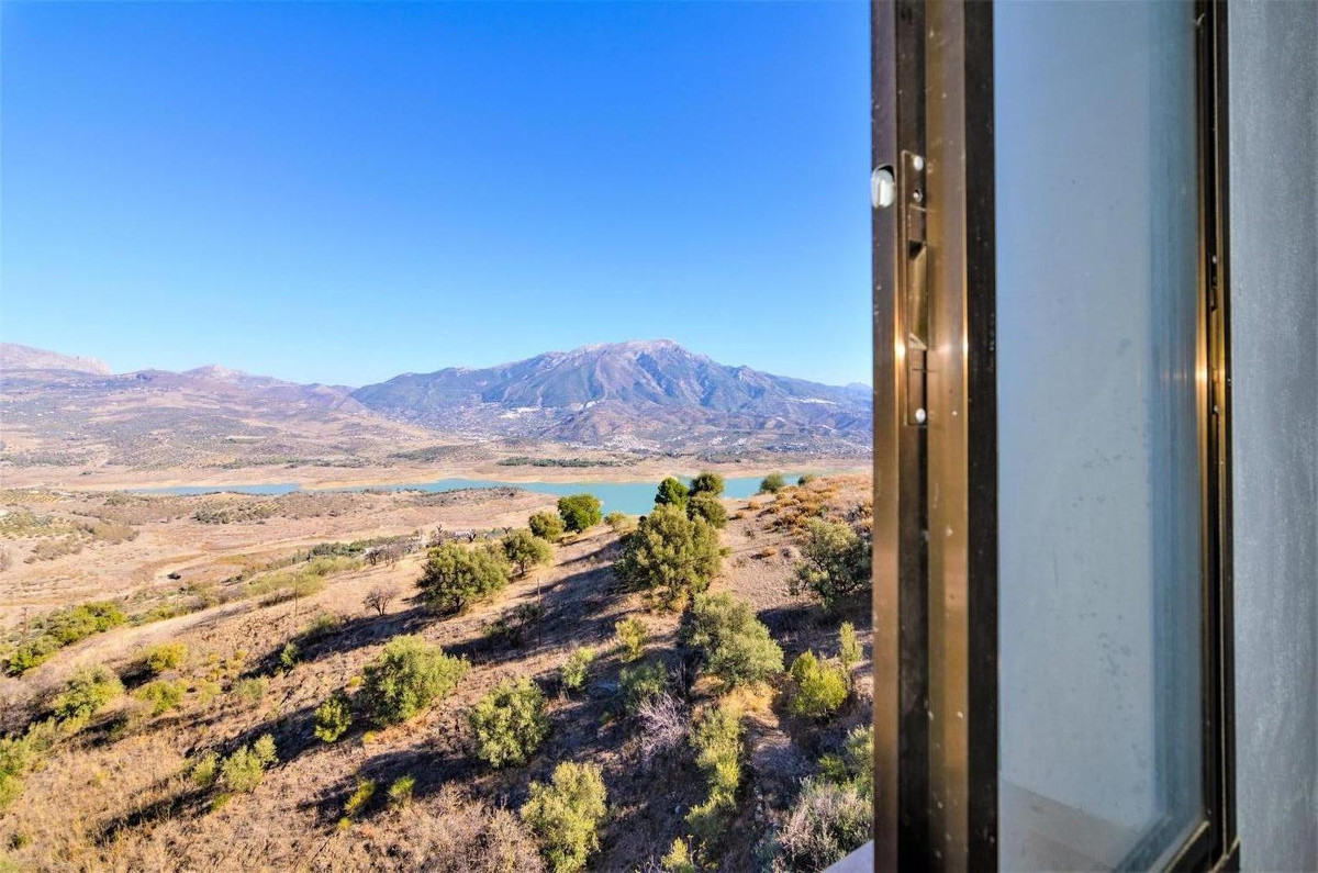 Te koop Vrijstaande Villa Costa Del Sol La Viñuela € 399.999,-